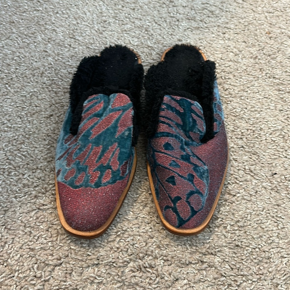 Size 38 (8 women’s) free people loafers